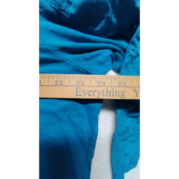 Gloria Vanderbilt Women's XXL Blue Button-Front Flower Eyelet Accent Top - Picture 5 of 7